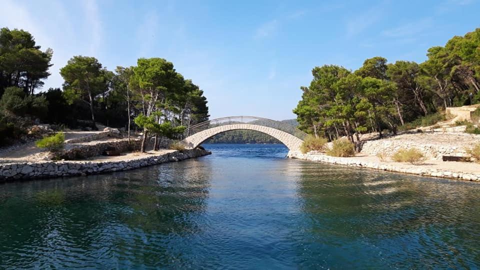Mljet Sunset Apartments Pomena Exterior photo